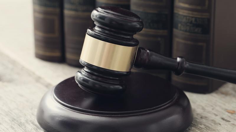 Суд высказался против взыскания с организации расходов на представителя УФНС