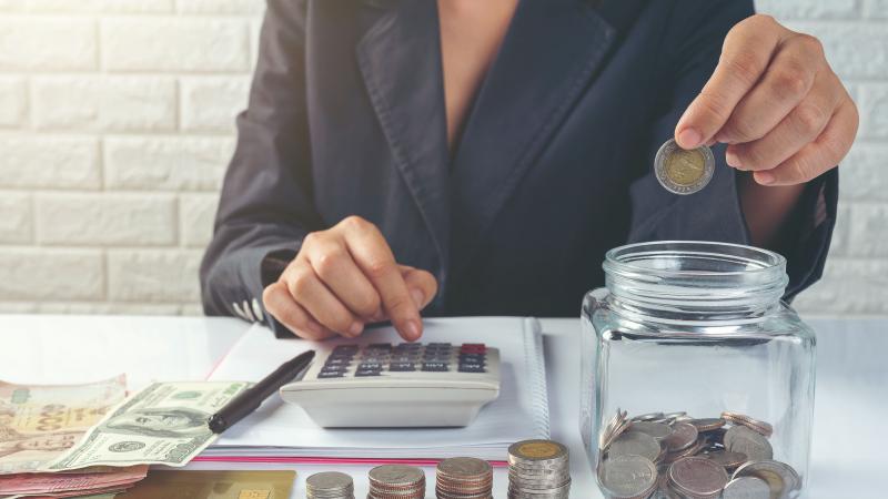 НДФЛ с доходов свыше 5 млн рублей: должен ли сотрудник доплачивать сам?